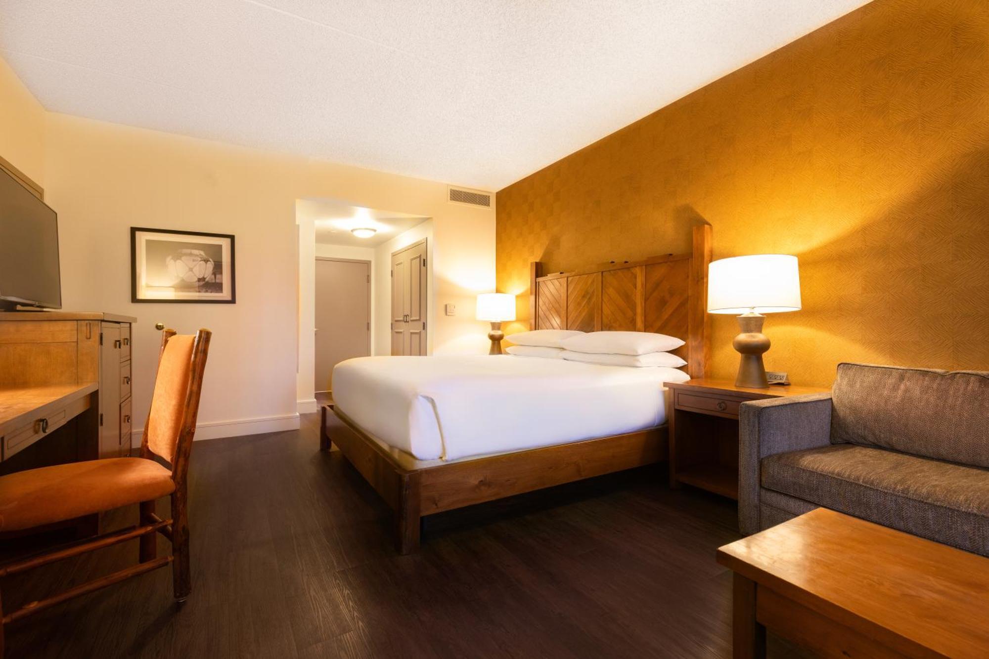 Deluxe King Room